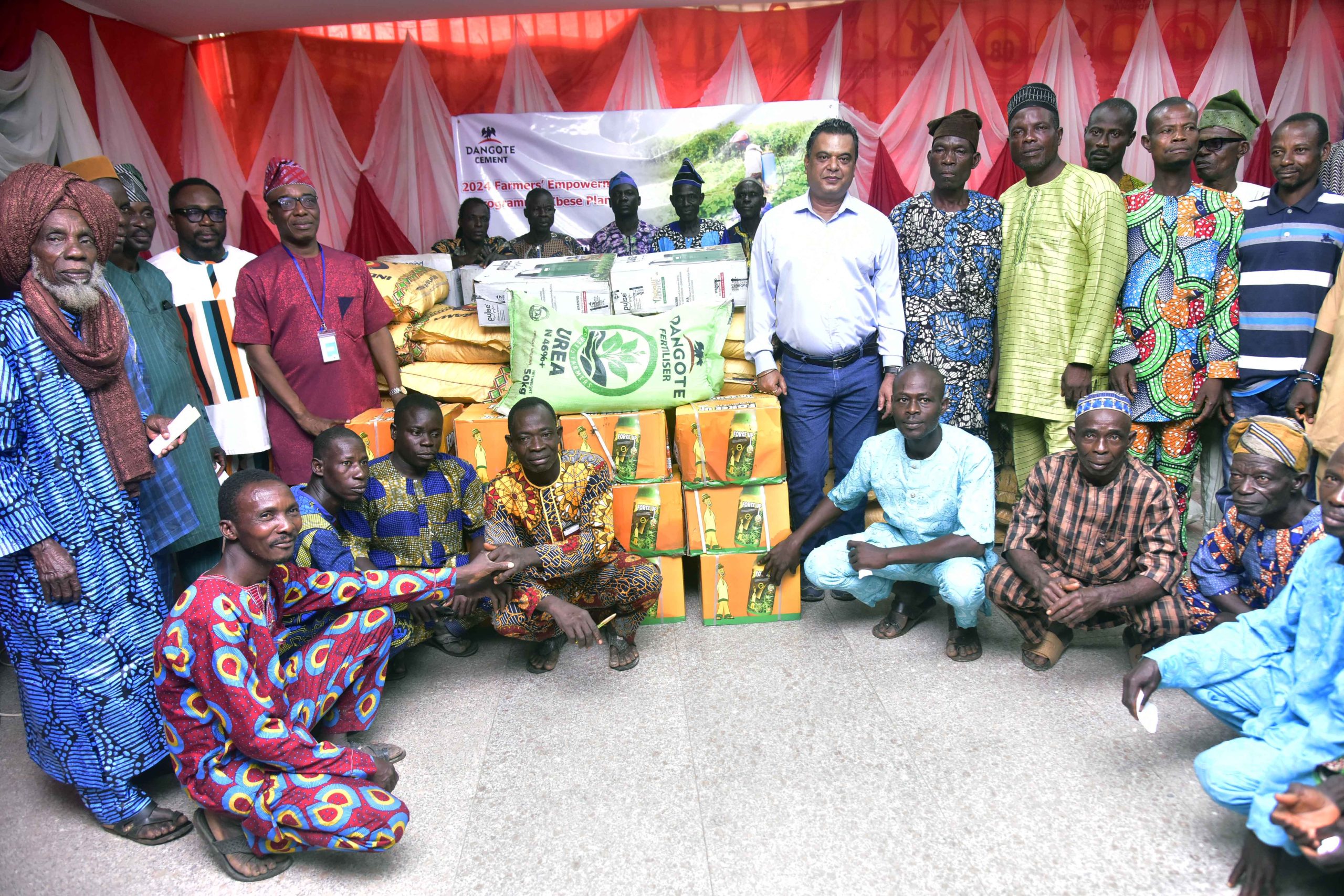 Dangote Cement Ibese donates agricultural inputs to farmers in host communities, trains farmers on applications