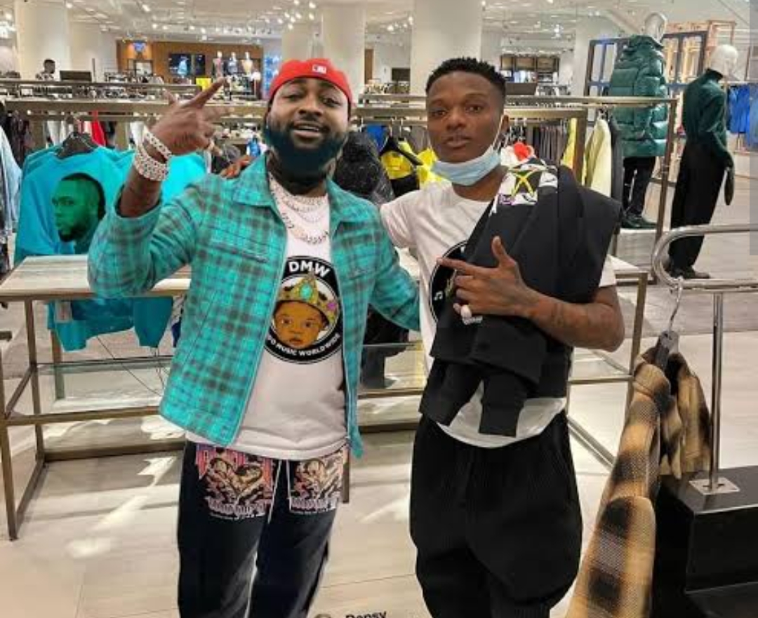 Wizkid reignites beef with Davido, calls him talentless